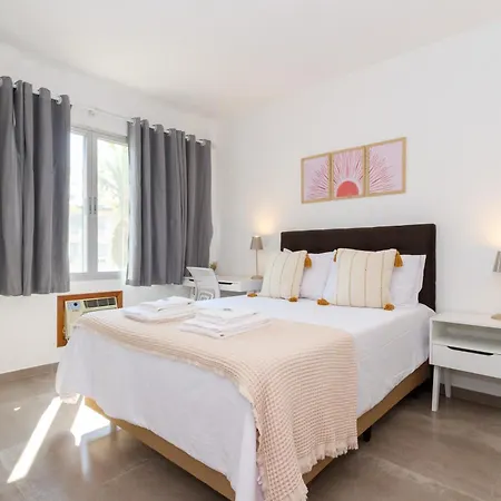 Local 102 Apartment